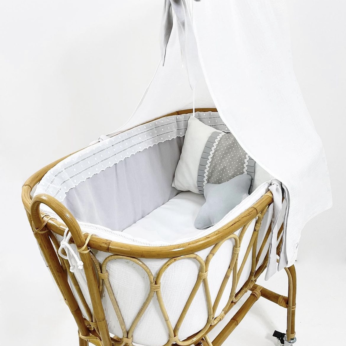 Capazo Bambú Topos Gris Sueños de Bebé